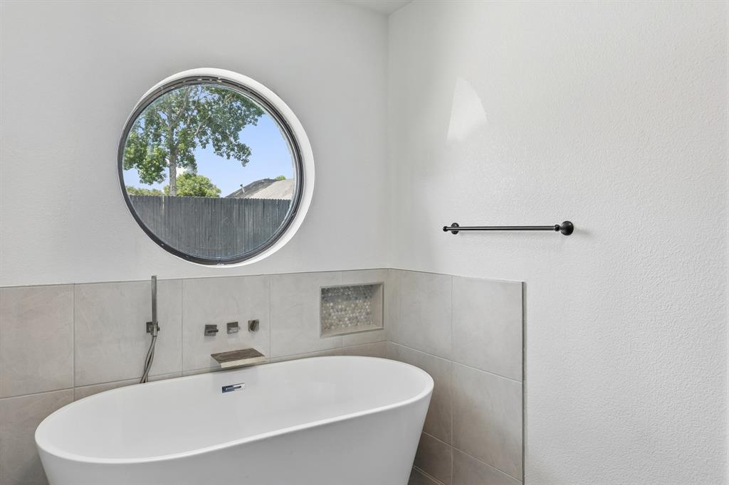 2405 Hanover Court, Rowlett, TX 75088