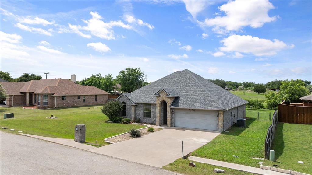 1904 Lazy Court, Granbury, TX 76048