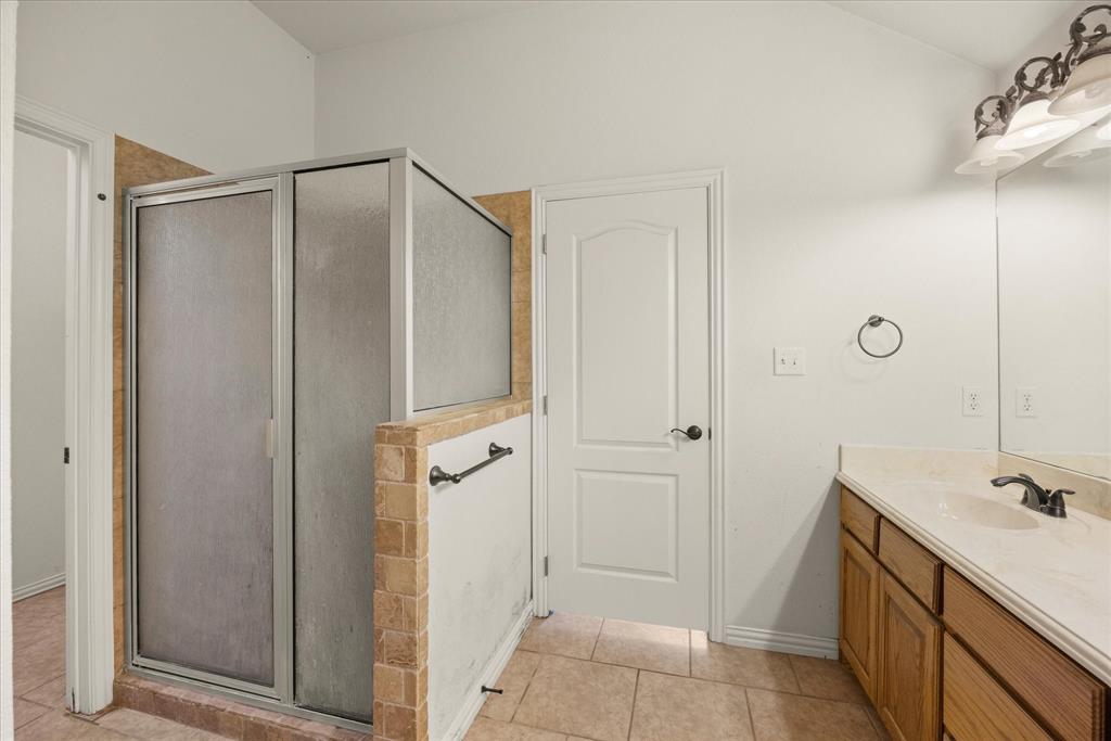 1904 Lazy Court, Granbury, TX 76048