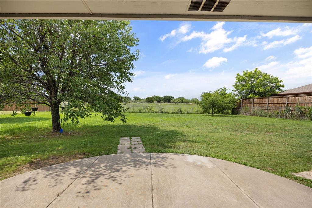 1904 Lazy Court, Granbury, TX 76048