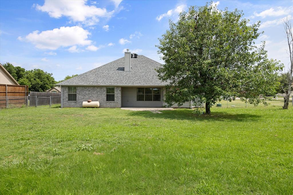 1904 Lazy Court, Granbury, TX 76048