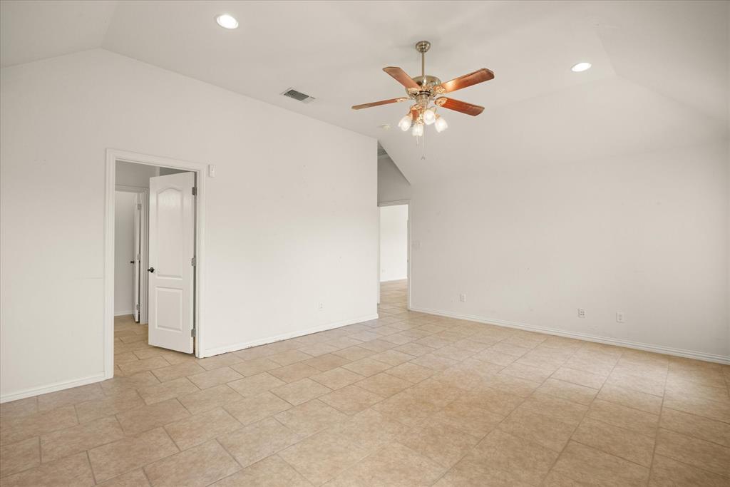 1904 Lazy Court, Granbury, TX 76048
