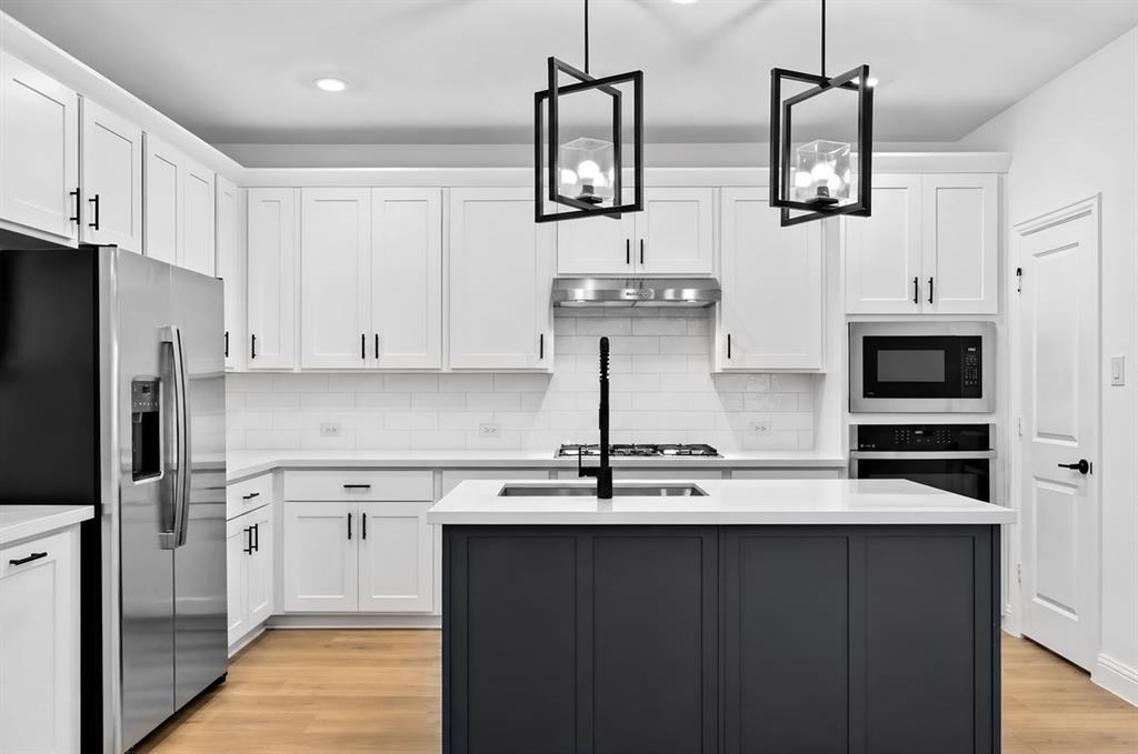 1113 Beebalm Mews ~ Ready Now!