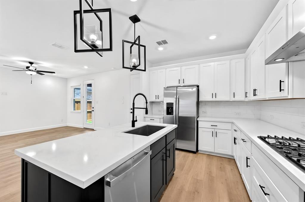 1113 Beebalm Mews ~ Ready Now!