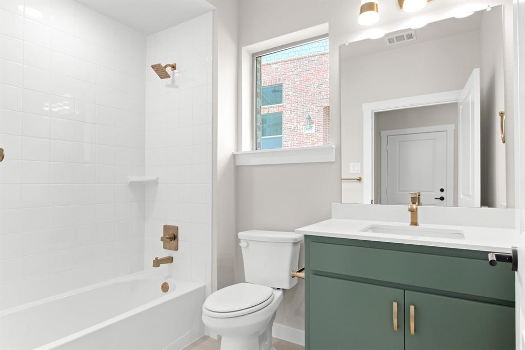 028-8609DelRioTrail-Wylie-TX-75098-Bathroom2.jpg-SMALL