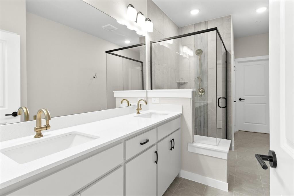022-8609DelRioTrail-Wylie-TX-75098-PrimaryBathroom.jpg-SMALL