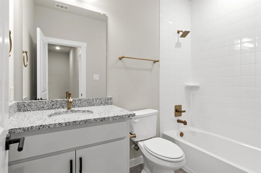 031-8609DelRioTrail-Wylie-TX-75098-Bathroom3.jpg-SMALL