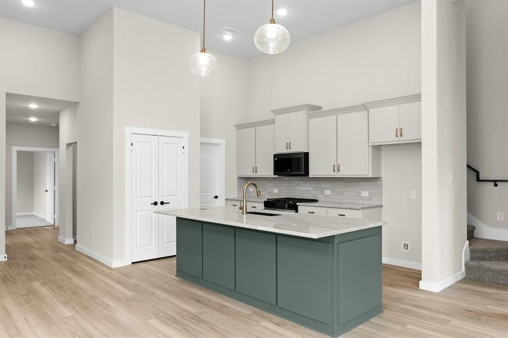 014-8609DelRioTrail-Wylie-TX-75098-Kitchen.jpg-SMALL