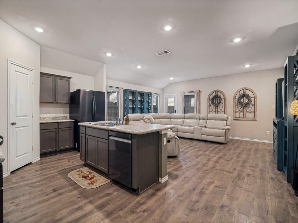 709 Darlington Oak Avenue, Royse City, TX 75189 709 Darlington Oak Avenue, Royse City, TX 75189