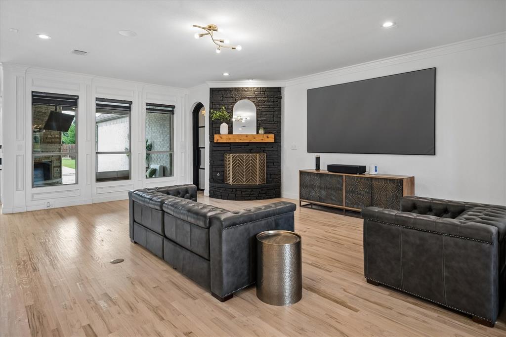 Light Hardwood Floors in Living Room, Dining Room, Study and Kitchen Light Hardwood Floors in Living Room, Dining Room, Study and Kitchen