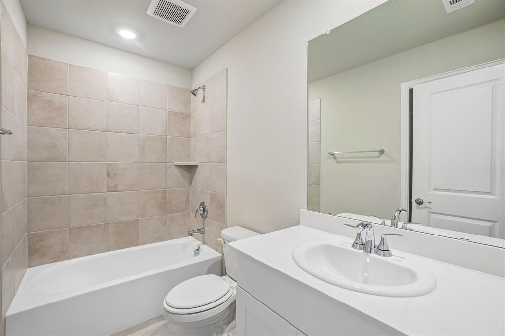 Photo is not of the actual home, but is an inspirational photo of builder’s model home and may depict options, furnishings, and/or decorator features that are not included.