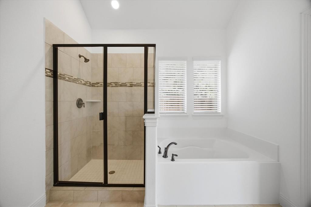 3909 Whitman Drive, Rockwall, TX 75087