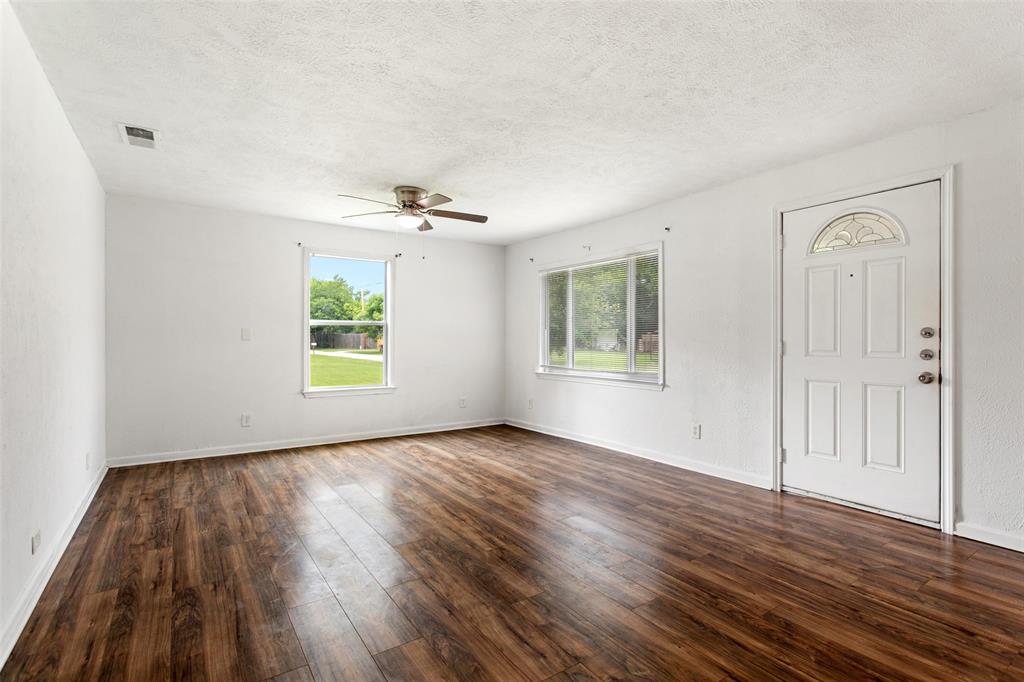 103 New Street, Lone Oak, TX 75453