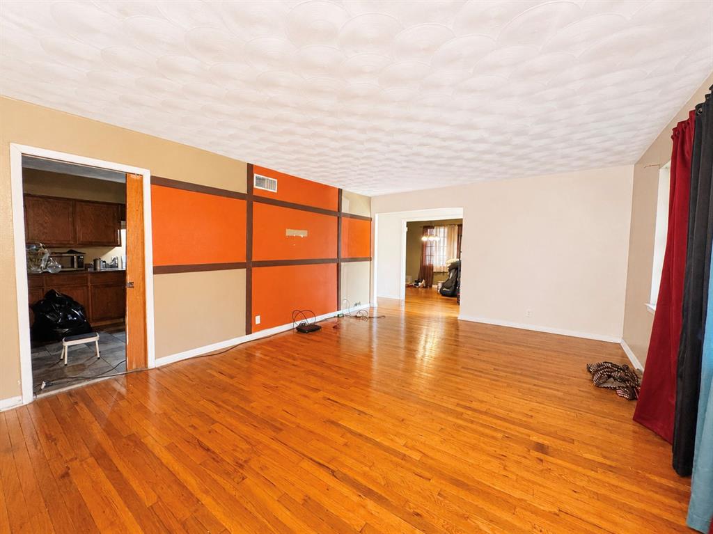 3023 Carpenter Avenue, Dallas, TX 75215
