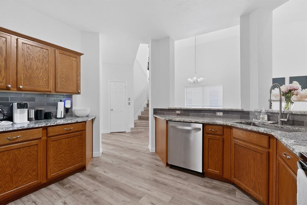 9756 Old Field Drive, McKinney, TX 75072 9756 Old Field Drive, McKinney, TX 75072