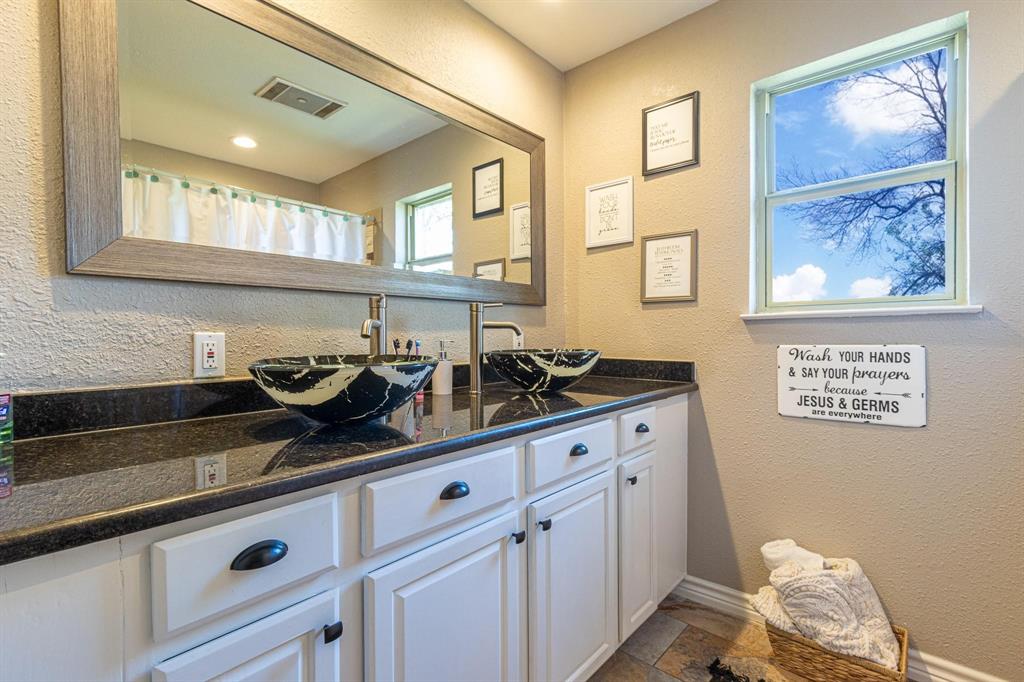 12817 US Highway 175 E, Larue, TX 75770