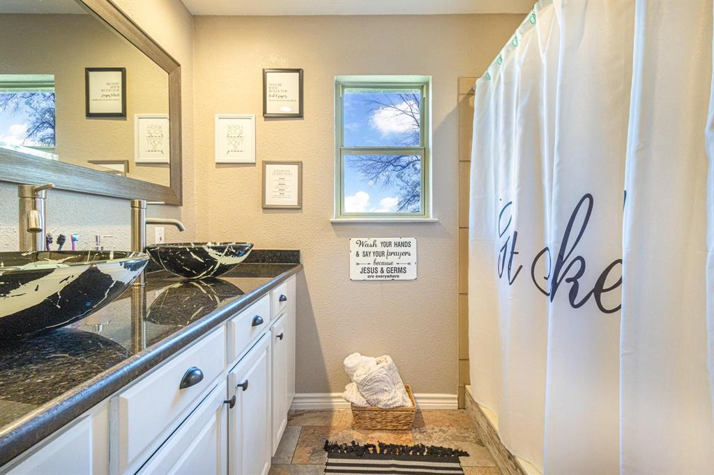 12817 US Highway 175 E, Larue, TX 75770
