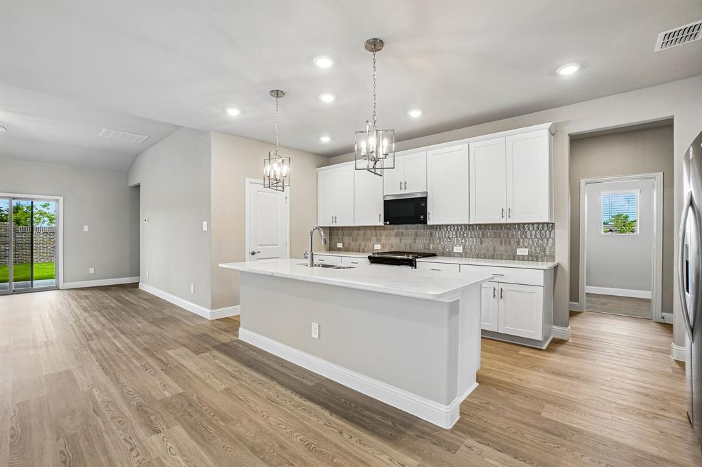 Photo is not of the actual home, but is an inspirational photo of builder’s model home and may depict options, furnishings, and/or decorator features that are not included.