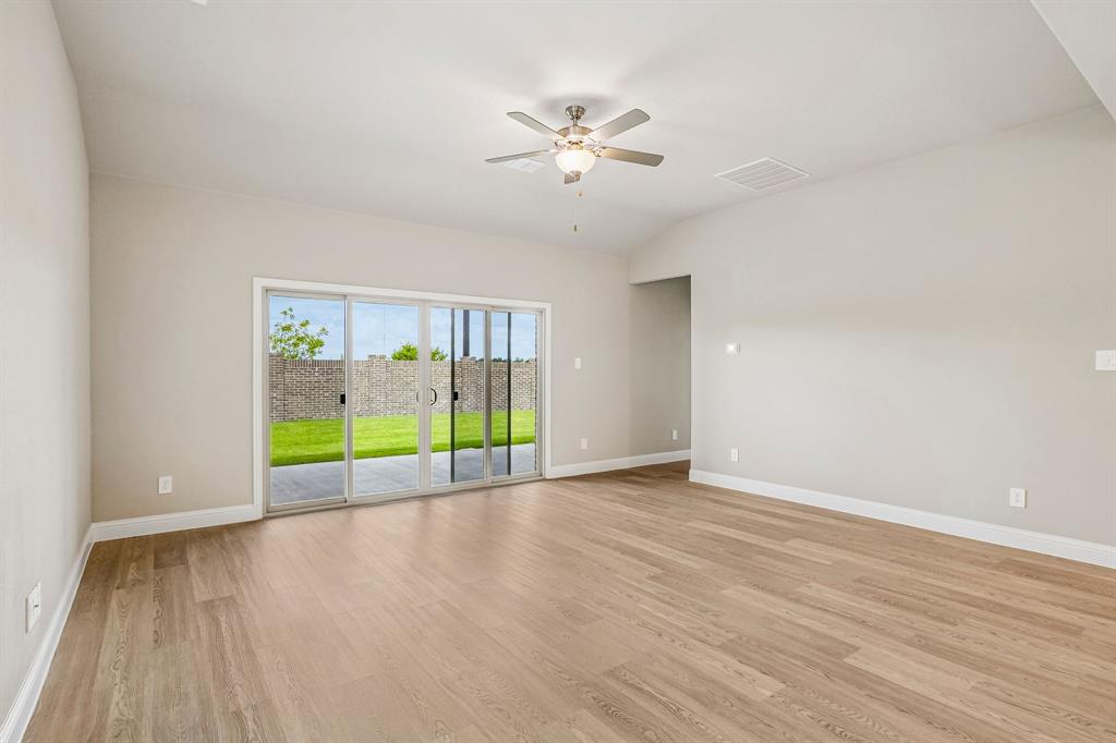 Photo is not of the actual home, but is an inspirational photo of builder’s model home and may depict options, furnishings, and/or decorator features that are not included.