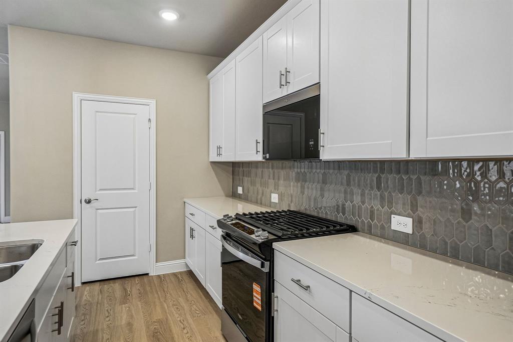 Photo is not of the actual home, but is an inspirational photo of builder’s model home and may depict options, furnishings, and/or decorator features that are not included.