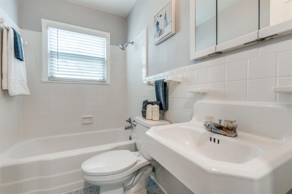 2736 Rolinda Drive, Dallas, TX 75211