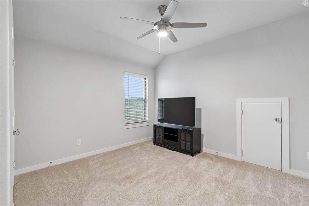 Upstairs secondary bedroom