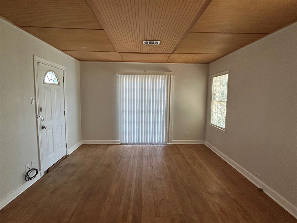 640 E Pleasant Run Road, DeSoto, TX 75115