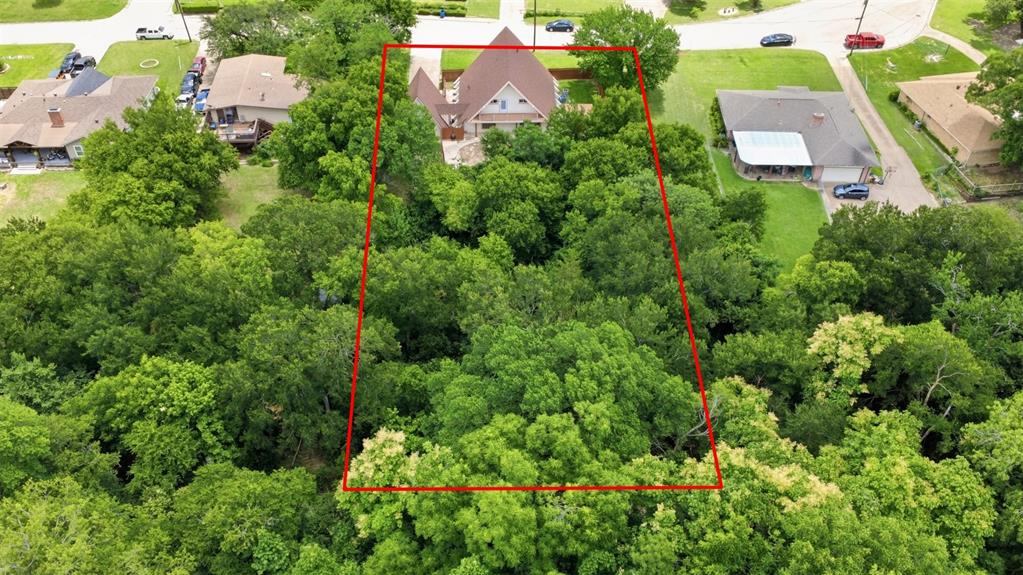 205 Roaring Springs Drive, DeSoto, TX 75115