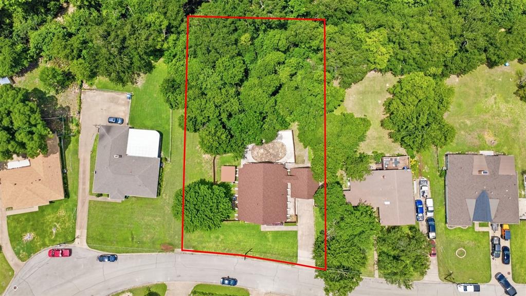205 Roaring Springs Drive, DeSoto, TX 75115