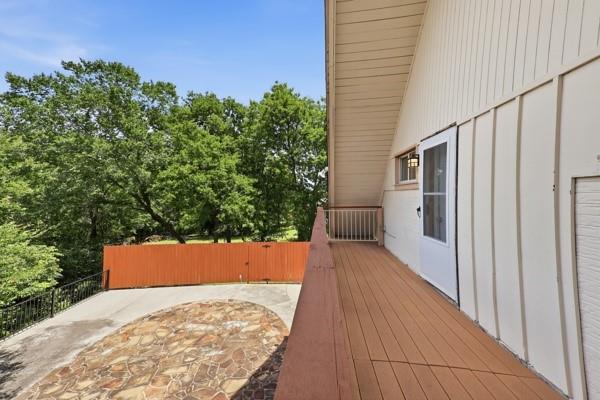 205 Roaring Springs Drive, DeSoto, TX 75115