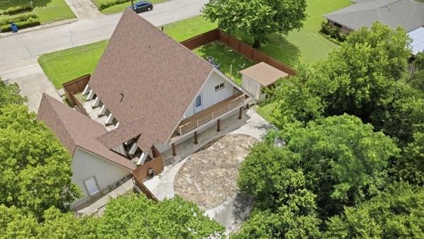 205 Roaring Springs Drive, DeSoto, TX 75115