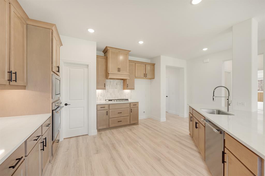 917 Greenleaf Court, Anna, TX 75409