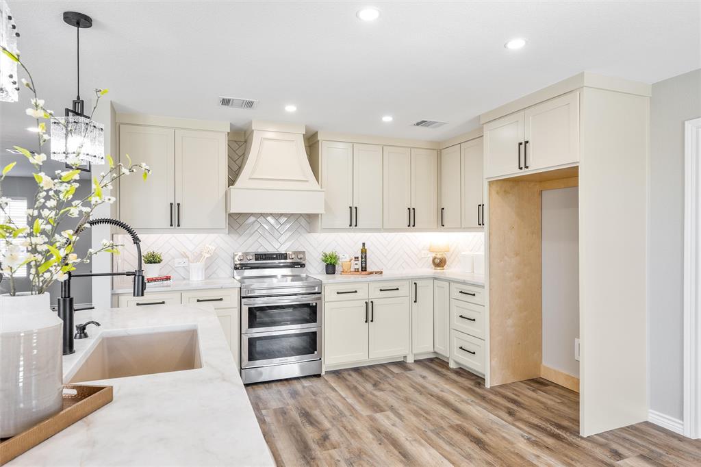 High end stainless appliances including a convection double over and air fryer. High end stainless appliances including a convection double over and air fryer.