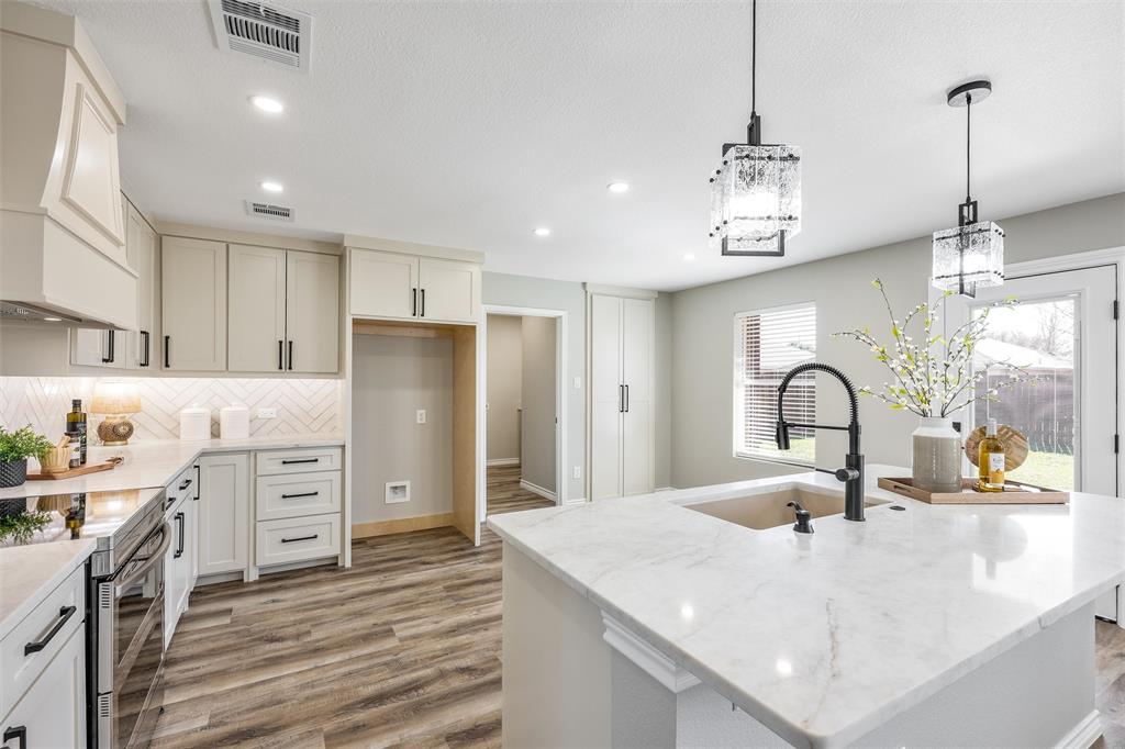 Quartz countertops, island kitchen, custom pantry Quartz countertops, island kitchen, custom pantry
