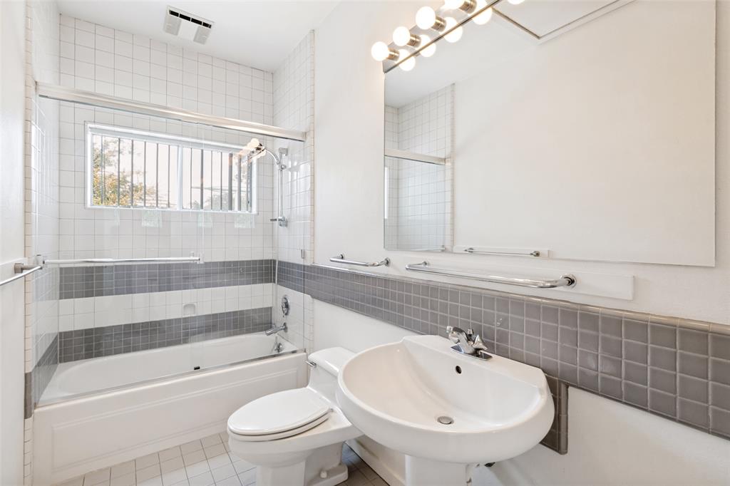 2nd bathroom