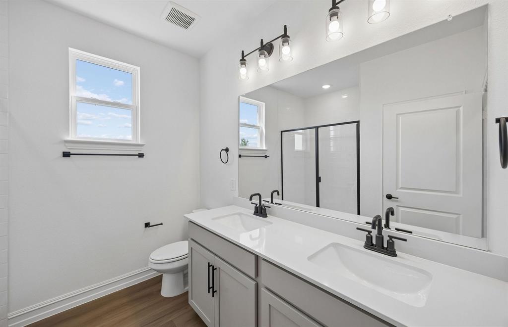 Secondary bath with double vanity