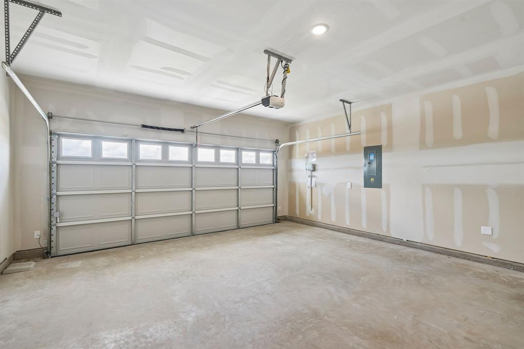 Photo is not of the actual home, but is an inspirational photo of builder’s model home and may depict options, furnishings, and/or decorator features that are not included.