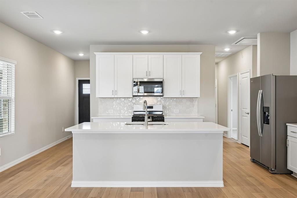 Photo is not of the actual home, but is an inspirational photo of builder’s model home and may depict options, furnishings, and/or decorator features that are not included. Photo is not of the actual home, but is an inspirational photo of builder’s model home and may depict options, furnishings, and/or decorator features that are not included.