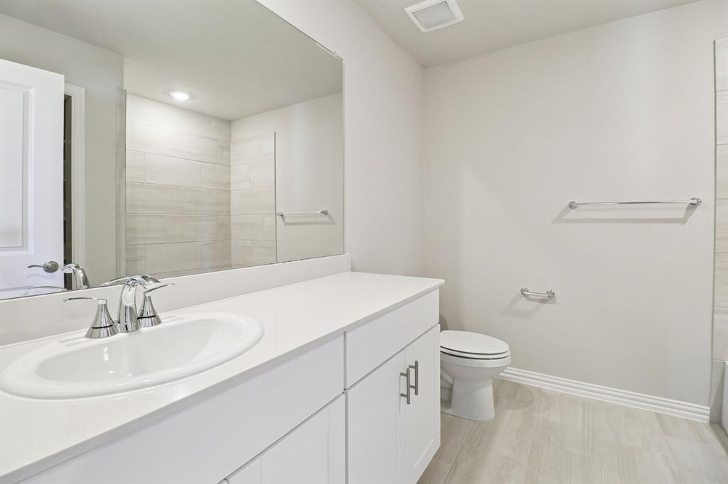 Photo is not of the actual home, but is an inspirational photo of builder’s model home and may depict options, furnishings, and/or decorator features that are not included.