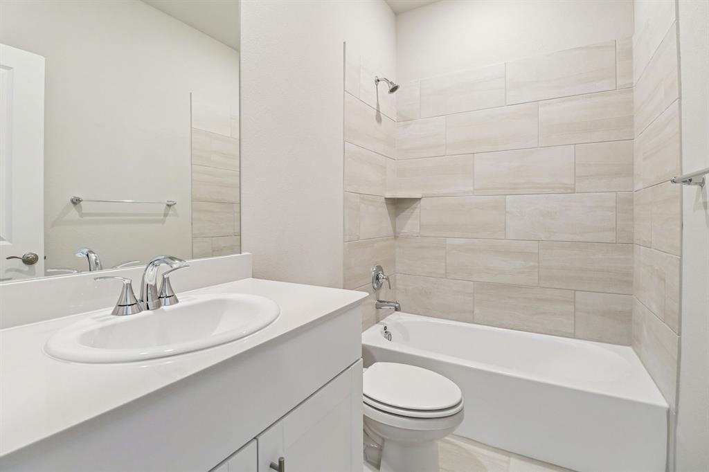 Photo is not of the actual home, but is an inspirational photo of builder’s model home and may depict options, furnishings, and/or decorator features that are not included.