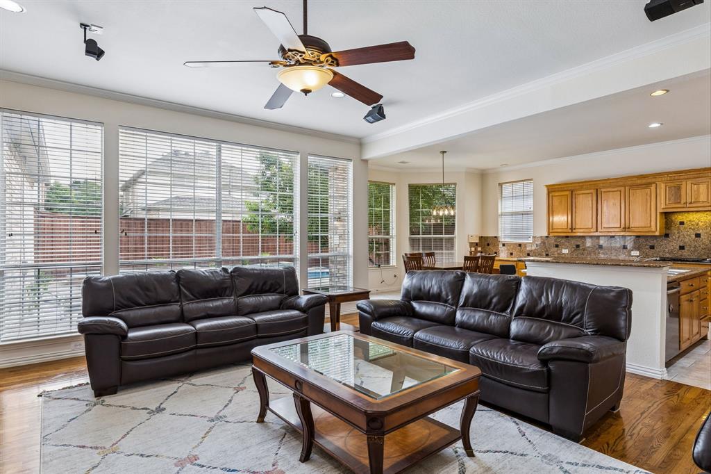 A charming and meticulously maintained home in a prime Plano location. Discover a bright and open interior filled with abundant natural light enhanced by a neutral color palette.