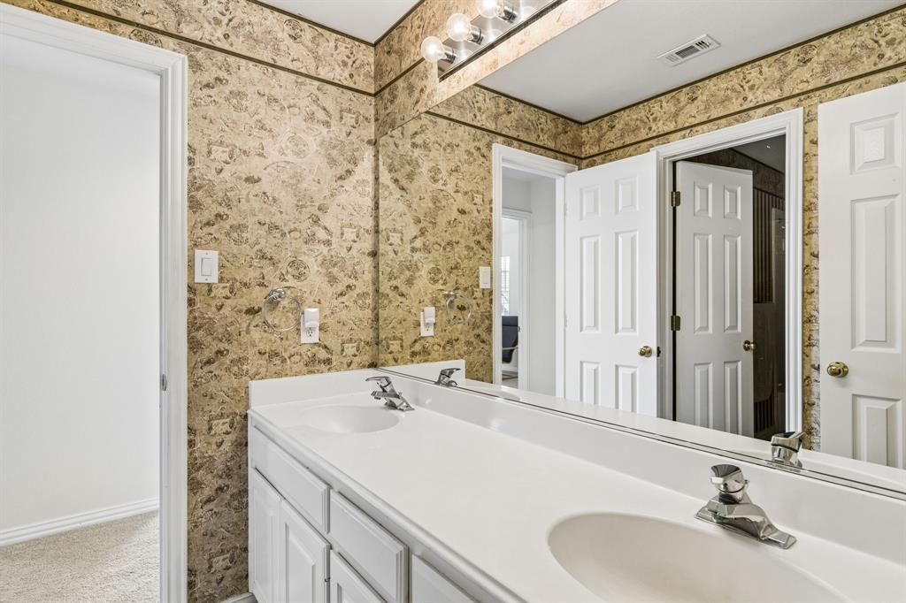 A functional, attractive and efficient layout for a secondary bathroom upstairs.
