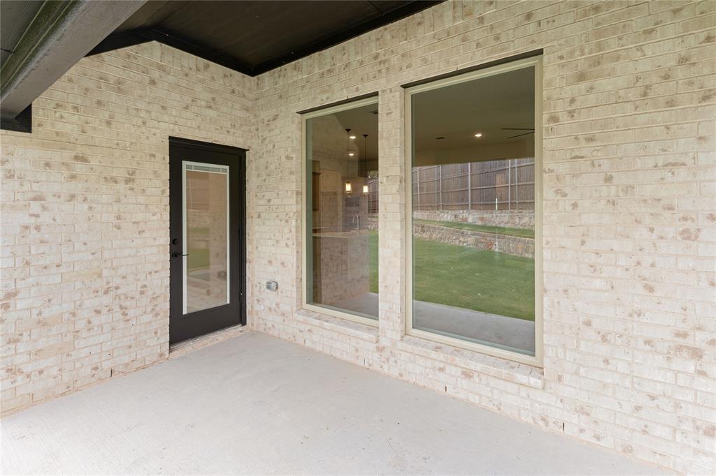 1044 Quincy Drive, Red Oak, TX 75154