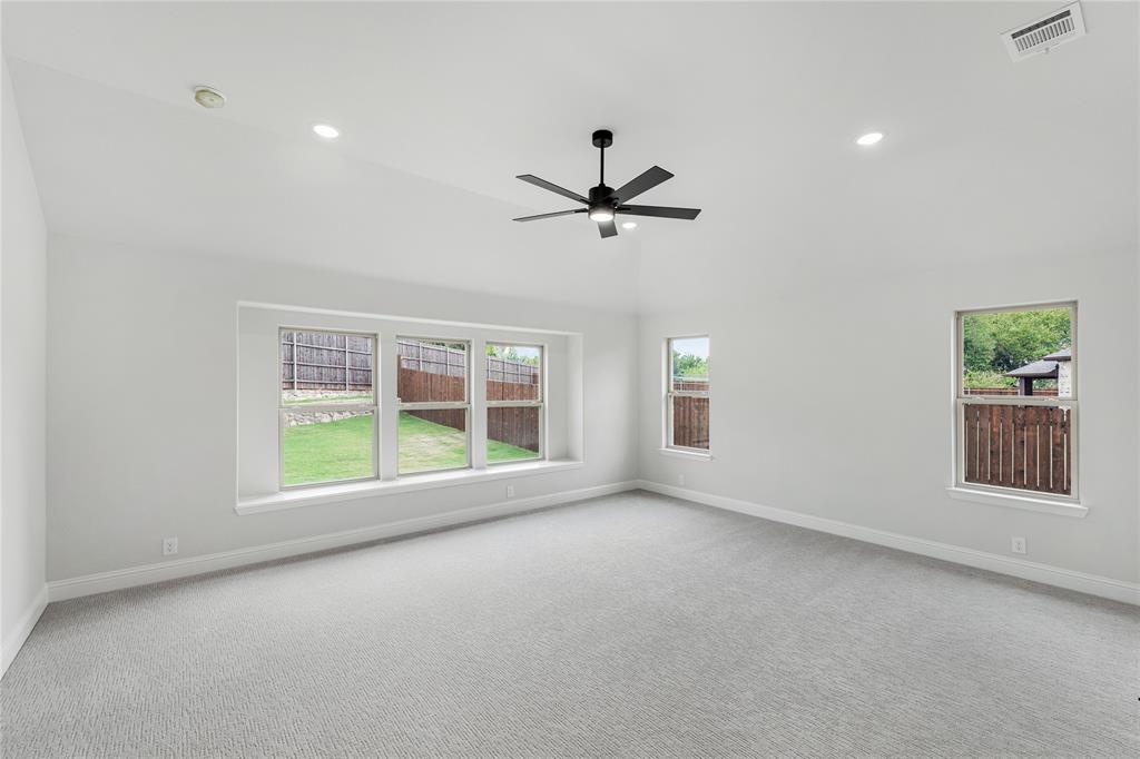 1044 Quincy Drive, Red Oak, TX 75154
