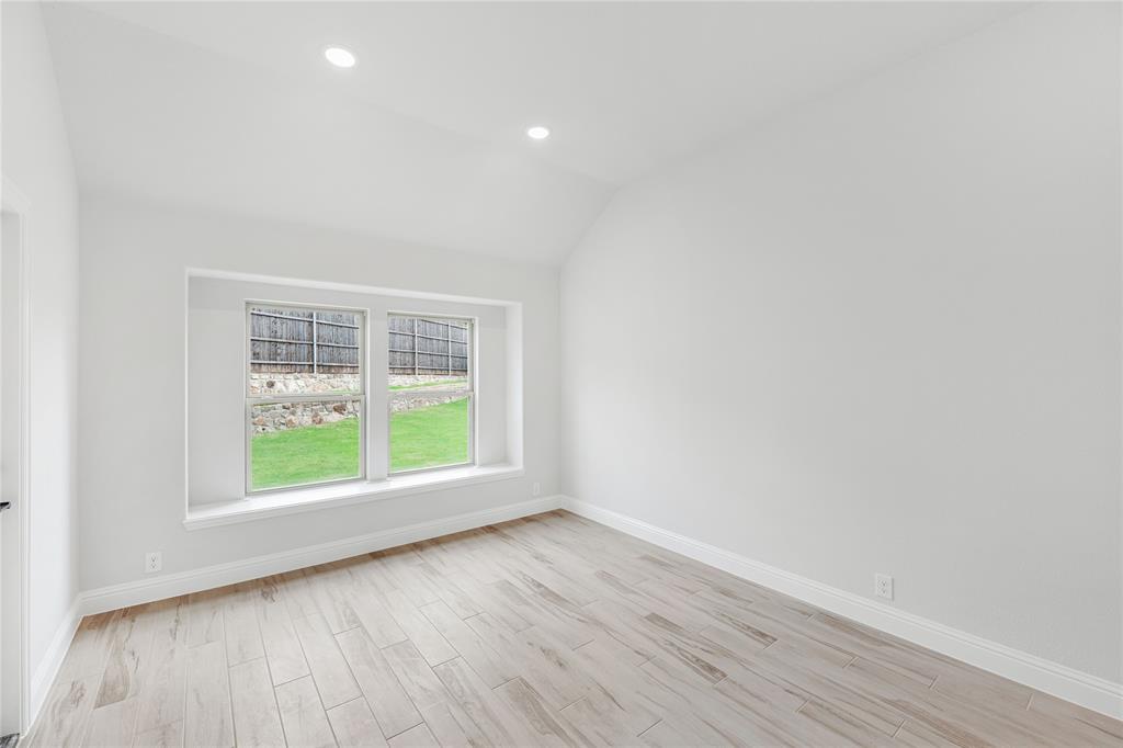 1044 Quincy Drive, Red Oak, TX 75154
