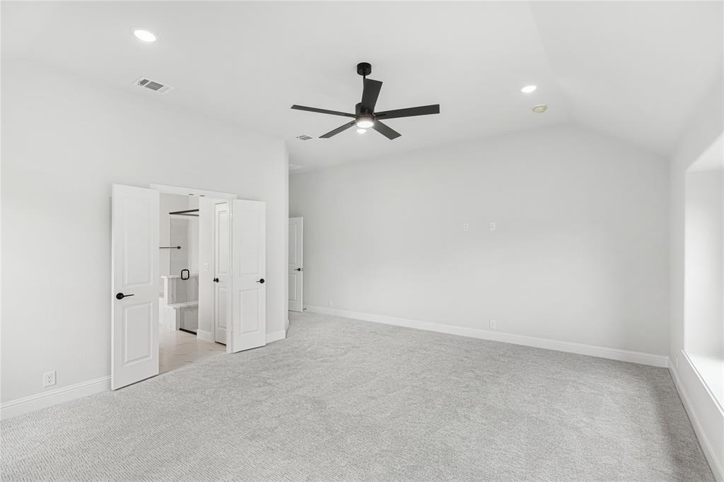 1044 Quincy Drive, Red Oak, TX 75154