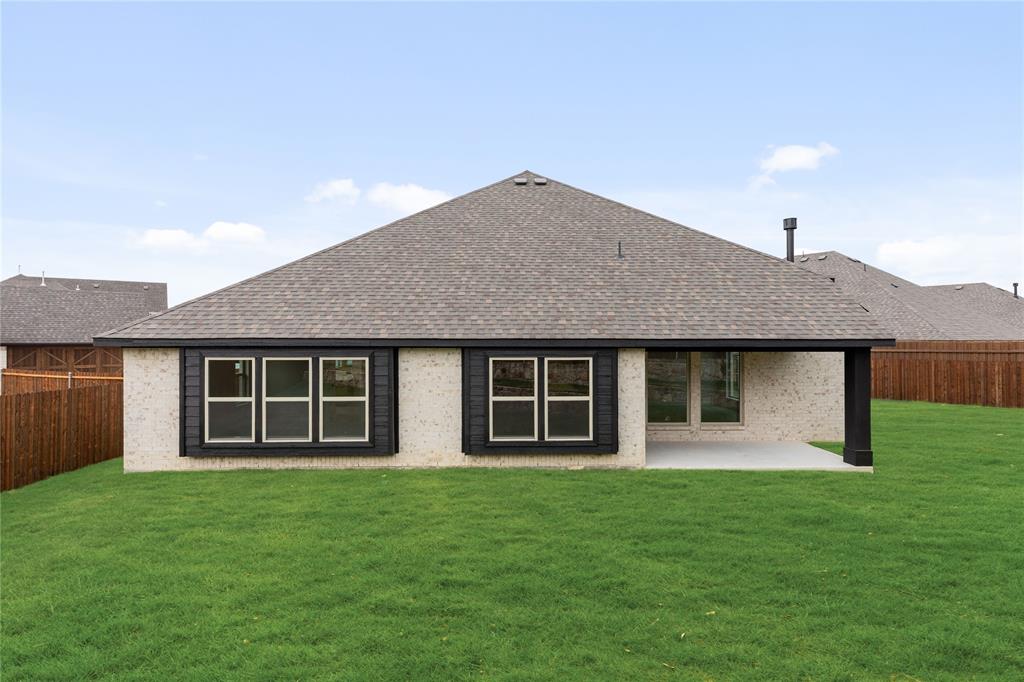 1044 Quincy Drive, Red Oak, TX 75154
