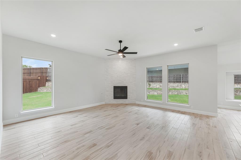 1044 Quincy Drive, Red Oak, TX 75154