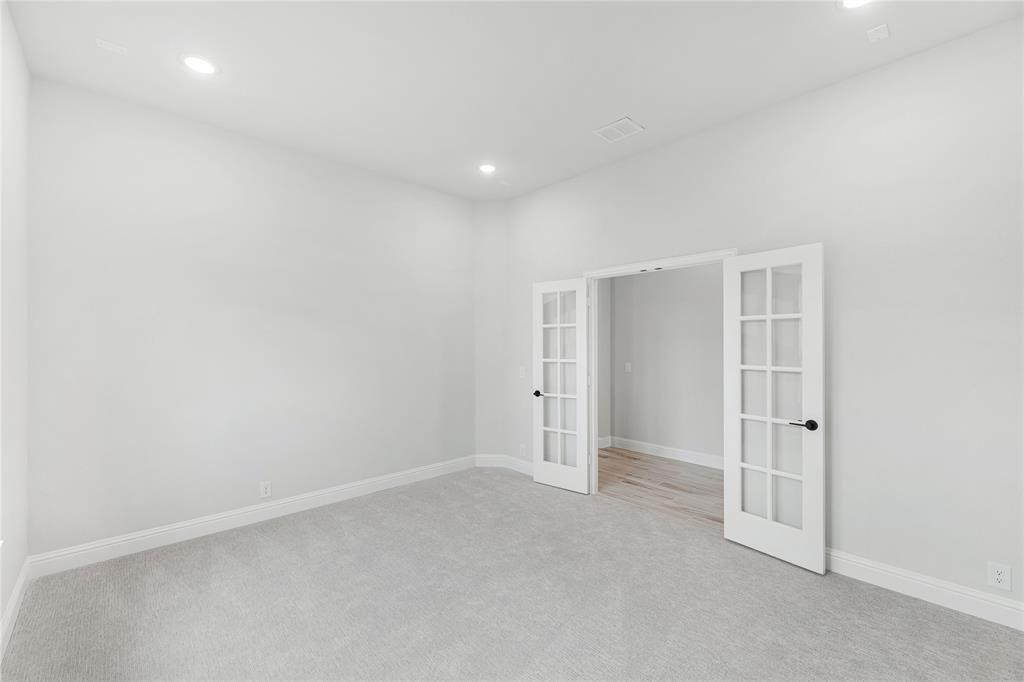 1044 Quincy Drive, Red Oak, TX 75154