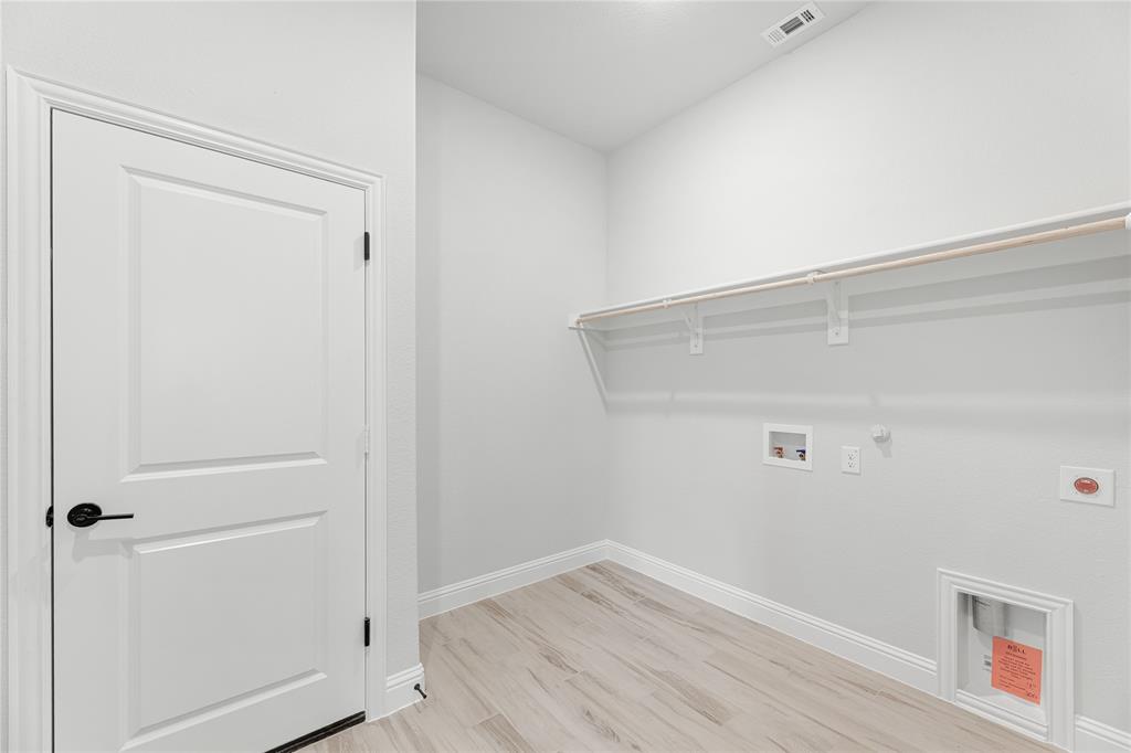 1044 Quincy Drive, Red Oak, TX 75154